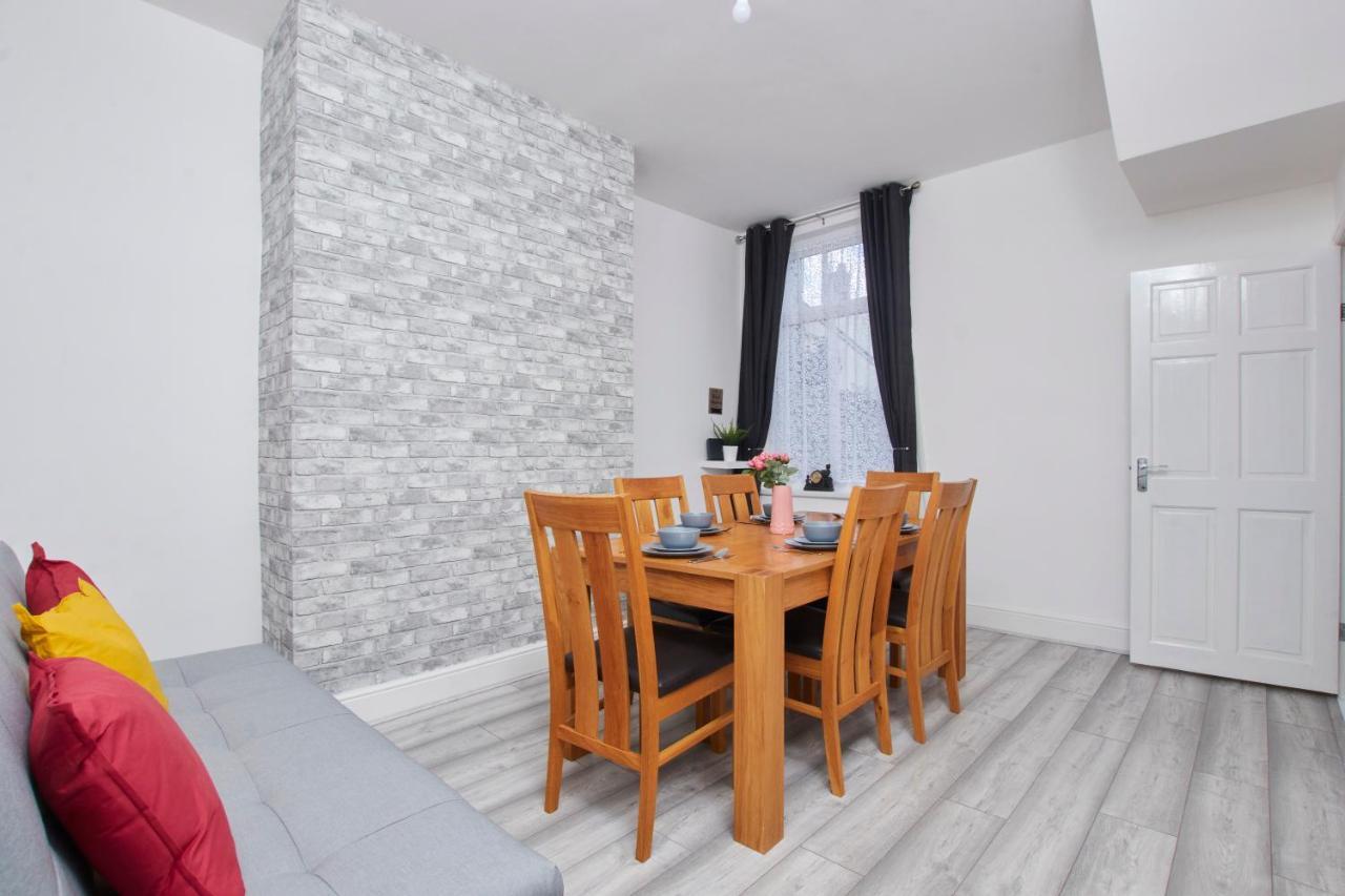 Stylish Blackpool Gem - Great Location! Exterior photo
